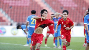 Chiêm ngưỡng pha đánh đầu của 'Messi xứ Thanh' giúp U22 Việt Nam mở toang cánh cửa vào chung kết