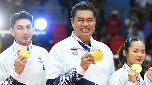HLV Thái Lan nói sự thật về việc thắng ĐT bóng chuyền nữ Việt Nam ở set 5 để giành HCV SEA Games