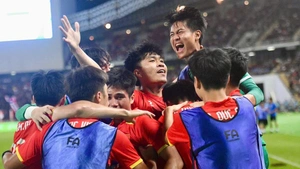Thủ tướng gửi thư chúc mừng Đội tuyển bóng đá nam U22 và futsal nữ Việt Nam giành HCV SEA Games 33