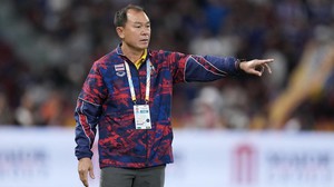 HLV U22 Thái Lan xin lỗi người hâm mộ, nhận trách nhiệm khi thua U22 Việt Nam và trượt HCV SEA Games 33