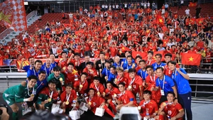 Thủ tướng gửi thư chúc mừng Đội tuyển bóng đá nam U22 và futsal nữ Việt Nam giành HCV SEA Games 33