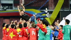 HLV Kim Sang Sik nói gì trong giờ nghỉ để giúp U22 Việt Nam ngược dòng ngoạn mục?