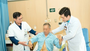 Cứu sống bệnh nhân mất gần 4 lít máu trong gang tấc tại Bệnh viện Bạch Mai