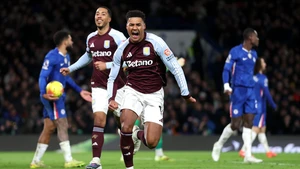 Ngược Dòng Ngoạn Mục Trước Chelsea, Aston Villa Đua Vô Địch Ngoại Hạng Anh Cực Gắt Với Arsenal, Man City