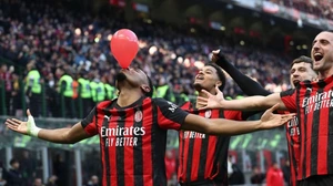 Nkunku Lập Cú Đúp, Milan Tạm Chiếm Ngôi Đầu Serie A