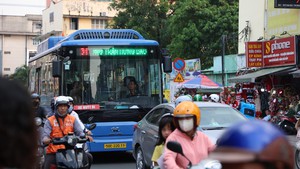 TP HCM: Giao thông đường bộ gây ô nhiễm, bụi mịn vượt chuẩn nhiều lần