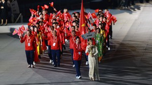 Khoảnh khắc đoàn Thể Thao Việt Nam diễu hành tại Lễ khai mạc SEA Games 2025
