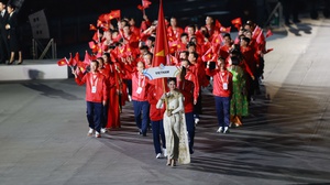 Chiêm ngưỡng 11 hoa hậu và Á hậu cầm bảng tên các quốc gia Đông Nam Á tại SEA Games 2025