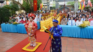 Giữ nét đẹp văn hóa trong lễ hội Xuân