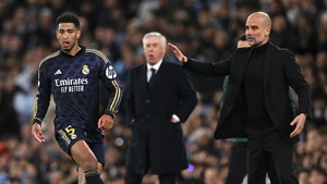 Pep Guardiola ngầm chế giễu Bellingham sau vụ rút thẻ đỏ gây tranh cãi