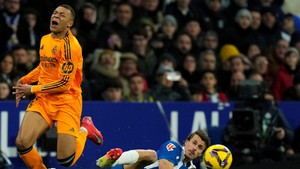 Real Madrid thua Espanyol vì 'thảm họa' trọng tài