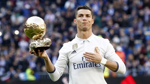 Cristiano Ronaldo tròn 40 tuổi: Bao giờ thì anh mới ngừng vĩ đại?