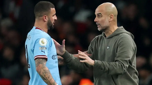 Lý do thực sự khiến Pep Guardiola buộc phải đẩy Walker tới Milan