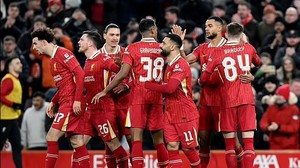 Tung ra 26 cú sút, Liverpool có màn ngược dòng 'hủy diệt' trước Tottenham ở bán kết cúp Liên đoàn Anh