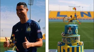 Chiếc bánh đặc biệt và tiệc sinh nhật 40 đơn giản nhưng đầy ắp tình yêu của Ronaldo