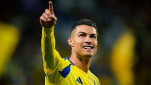 Ronaldo cán mốc 924 bàn, ăn mừng sinh nhật 40 bằng một chiến thắng tưng bừng