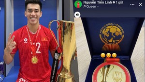 Tiến Linh nhận lại HCV 'xịn' sau hơn một tháng đăng quang AFF Cup, CĐV chỉ ra điểm chưa hoàn hảo