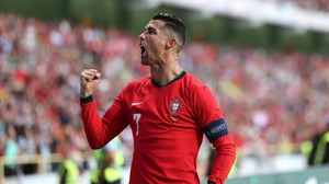 Đan Mạch - Bồ Đào Nha: Chờ lần thứ 218 của Ronaldo