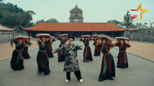 Vua hài đất Bắc Xuân Hinh hát rap cực chất trong MV 'Bắc Bling' của Hòa Minzy