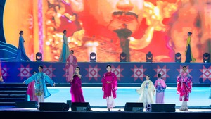 Thời trang gặp di sản: Vũ Thảo Giang gây ấn tượng tại chương trình "Sông Cầu - Mạch nguồn di sản"