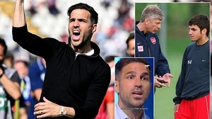 Fabregas được khen là 'đứa con thực thụ của Wenger' với màn phân tích xuất sắc trên truyền hình