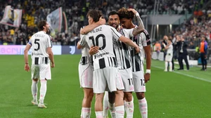Nhiệm vụ kép cho Juventus là Champions League và Conte