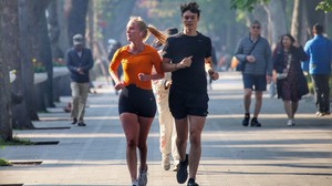 Đi bộ trên 7.000 bước/ngày giúp giảm nguy cơ ung thư tới 16%