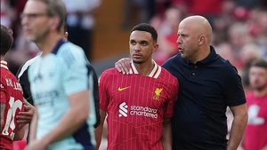 Huấn luyện viên Liverpool chỉ trích Alexander-Arnold trước trận đấu cuối cùng