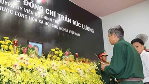 Trang nghiêm Lễ viếng nguyên Chủ tịch nước Trần Đức Lương tại quê nhà Quảng Ngãi