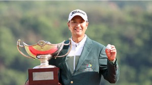 Ngôi sao golf giành chức vô địch nhờ quãng thời gian... tu hành