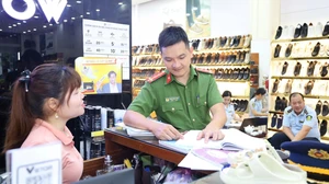 Thanh Hóa tạm giữ toàn bộ lô hàng giả thương hiệu nổi tiếng