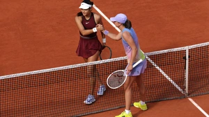 Tay vợt xinh đẹp người Anh bị tố 'lạnh lùng và coi thường' Swiatek sau thất bại ở Roland Garros