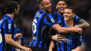 Napoli và Inter cùng chiến thắng, Serie A kịch tính những vòng cuối