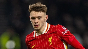 Vô địch rồi, Slot làm gì để nâng tầm Liverpool?