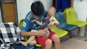 Vụ “nộp đủ tiền mới cấp cứu”: Đình chỉ một số nhân viên y tế