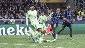 CĐV Barcelona đòi bán 1 cầu thủ vì chơi quá tệ ở trận thua Inter