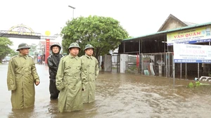 Quảng Trị khẩn trương sơ tán những hộ dân bị ngập sâu