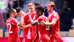 Bayern Munich ghi 10 bàn trước đội nghiệp dư Auckland City, làm dấy lên nghi ngờ về chất lượng FIFA Club World Cup 2025