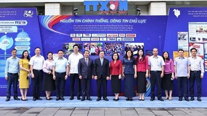 Lãnh đạo Ban Tuyên giáo và Dân vận Trung ương chúc mừng TTXVN và các Cơ quan báo chí