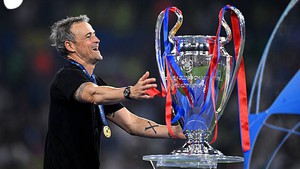 Luis Enrique: Từ tuyên bố đanh thép chống lại ‘văn hóa ngôi sao’ tới cuộc chinh phục kỳ vĩ cùng PSG