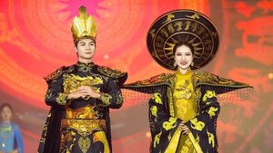 NTK Thoa Trần gây ấn tượng với BST áo dài đậm chất văn hoá dân tộc