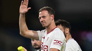 Huyền thoại MU bất ngờ trở lại Old Trafford dù mới tuyên bố giải nghệ chưa đầy một tháng 