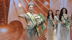 Người đẹp Ngô Thị Trâm Anh đăng quang Hoa hậu Trái đất Việt Nam 2025