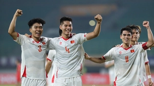 Tin nóng bóng đá Việt hôm nay 20/7: Khuất Văn Khang chờ duyên vô địch của U23 Việt Nam; Becamex TP.HCM chọn trung vệ Serbia