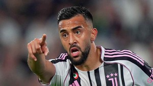 Những 'gánh nặng màu tím' ở Juventus