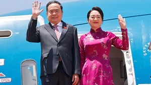 Chủ tịch Quốc hội Trần Thanh Mẫn và Phu nhân bắt đầu thăm chính thức Senegal