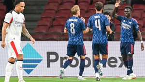 Arsenal thắng tối thiểu Milan, nhưng thua luân lưu vì quy định lạ ở giải giao hữu tại Singapore