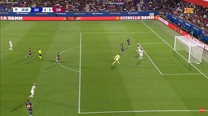 Rashford bỏ lỡ cơ hội 'không thể tin được' khi Barcelona thắng 5-0 đội bóng của Fabregas