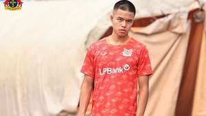 Tin nóng bóng đá Việt Nam hôm nay 12/8: HLV Tây Ban Nha đánh giá cao cầu thủ Việt kiều; Văn Hậu vắng mặt ở lượt đi