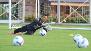 Thủ môn Đình Triệu: 'Cuộc đua vô địch V-League có 5 ứng viên'